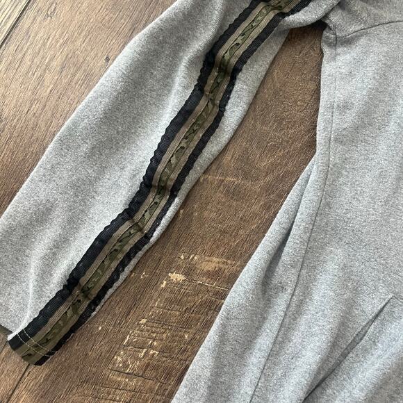 Ampersand Ave Doublehood It's a Must Gray Camo Stripe Hoodie Women's Sz Large - Picture 3 of 6